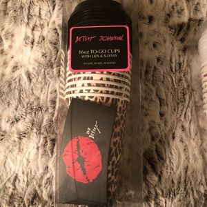 Betsy Johnson To-Go Coffee Cups 10 count with sleeves and lids.